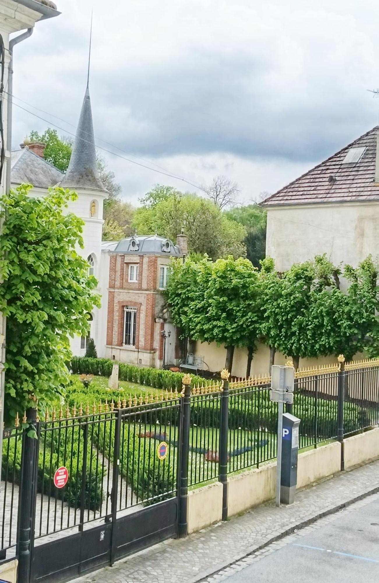 Rooms Home Csm Suites Privees Entre Paris Et Reims Charly-sur-Marne 外观 照片